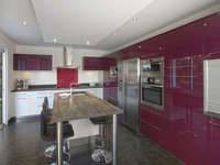 cuisine rouge bordeaux