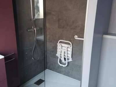 douche avec assise PMR